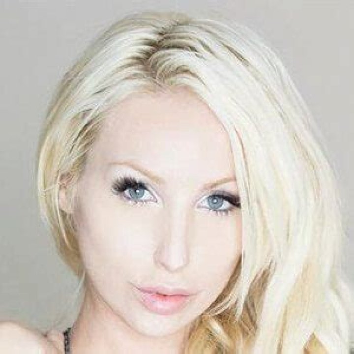 LasVegasBarbie (YouTube Star) - Age, Birthday, Bio, Facts, Family, Net Worth, Height & More