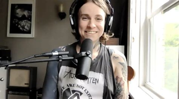 Laura Jane Grace Biography, Age, Height, Husband, Net Worth, Family
