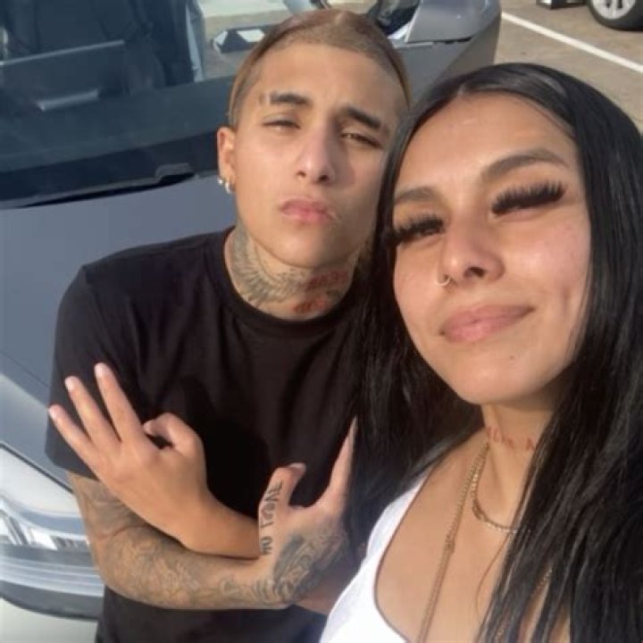 Laura (Laura and Narally) Age