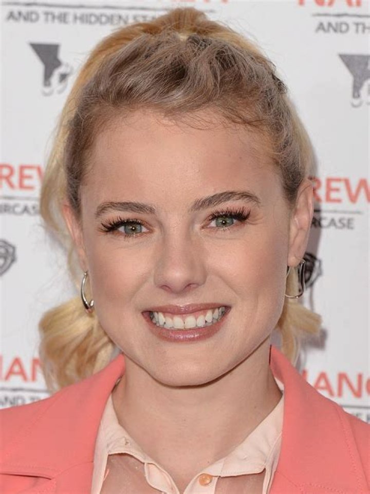 Laura Slade Wiggins Biography, Age, Height, Husband, Net Worth, Family