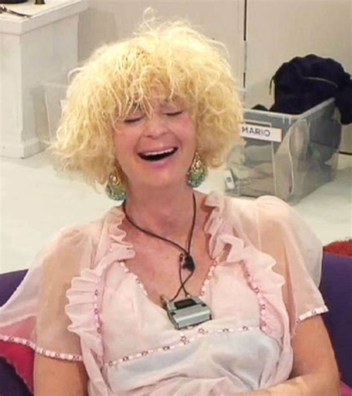 Lauren Harries (Reality Star) - Age, Birthday, Bio, Facts, Family, Net Worth, Height & More