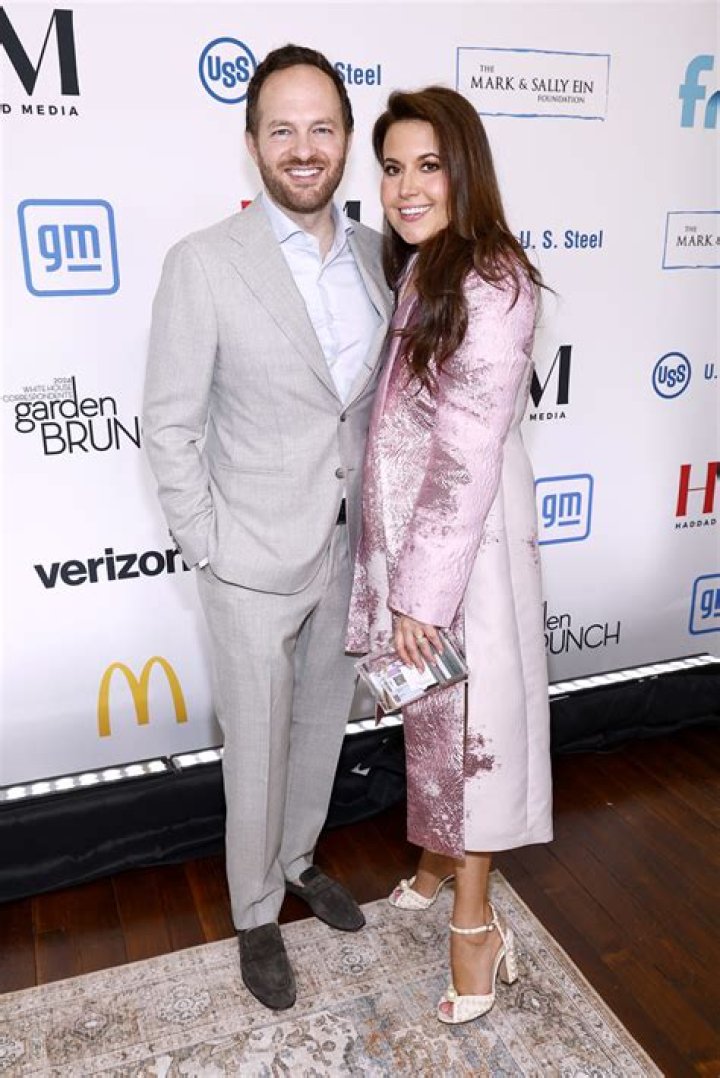 
Lauren Pratapas Height, Age, Husband, Biography, Wiki, Net Worth 