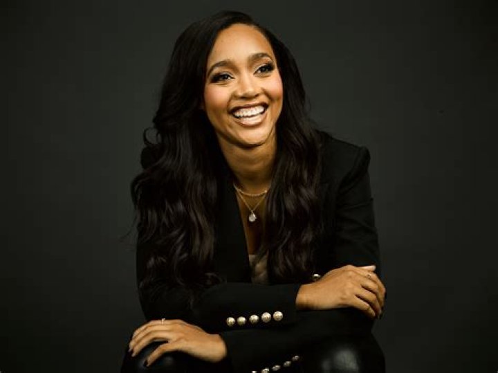 Lauren Simmons Biography, Age, Height, Husband, Net Worth, Family