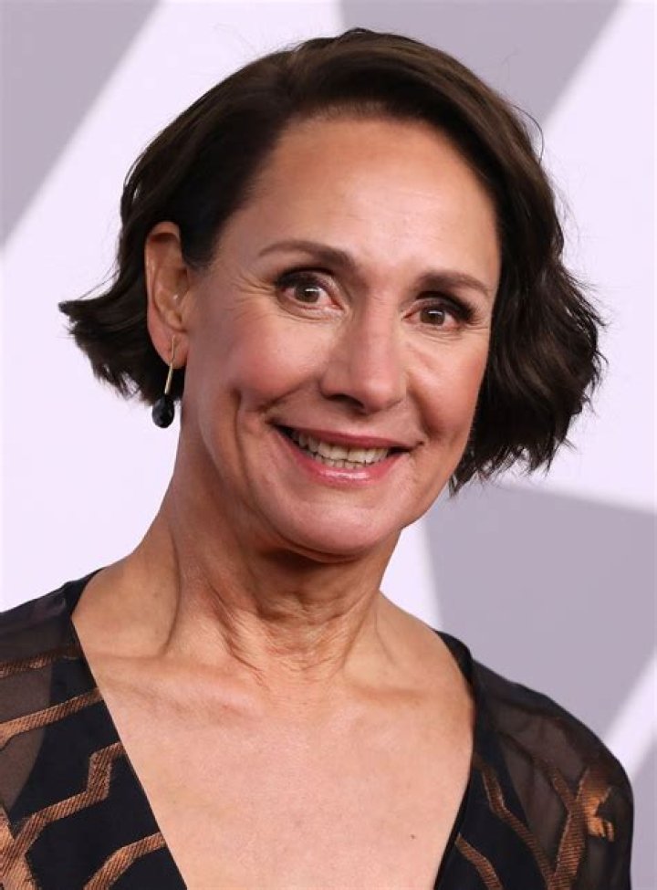 Laurie Metcalf Biography, Age, Height, Husband, Net Worth, Family