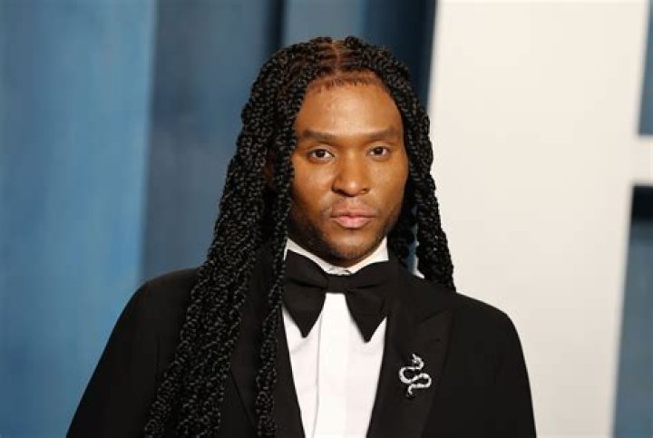 Law Roach (Stylist) - Age, Birthday, Bio, Facts, Family, Net Worth, Height & More
