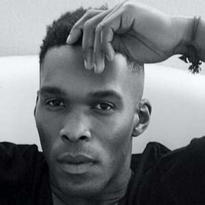 Lawrence Wayne Curry Jr. (TV Actor) - Age, Birthday, Bio, Facts, Family, Net Worth, Height & More