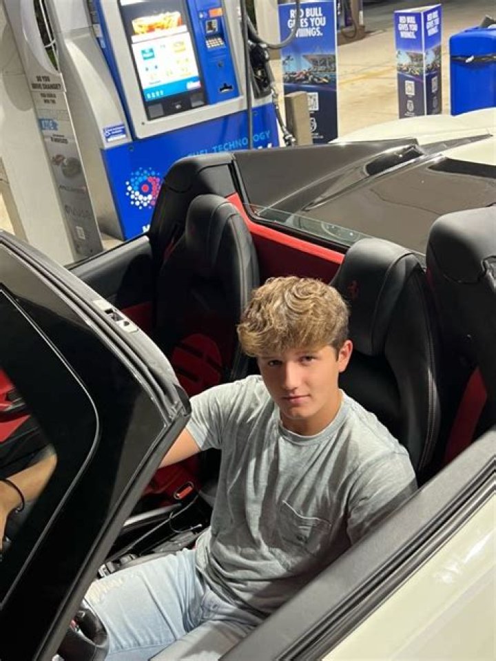 Lawson Sudbeck (Instagram Star) - Age, Birthday, Bio, Facts, Family, Net Worth, Height & More