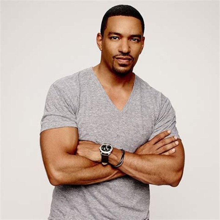 
Laz Alonso Height, Weight, Net Worth, Age, Birthday, Wikipedia, Who, Nationality, Biography 