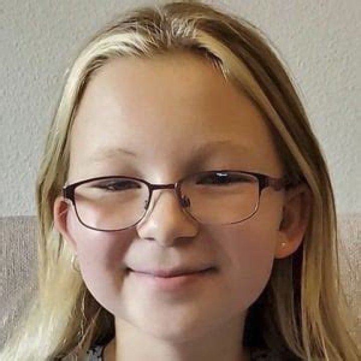 Leah from Magic Box (YouTube Star) - Age, Birthday, Bio, Facts, Family, Net Worth, Height & More