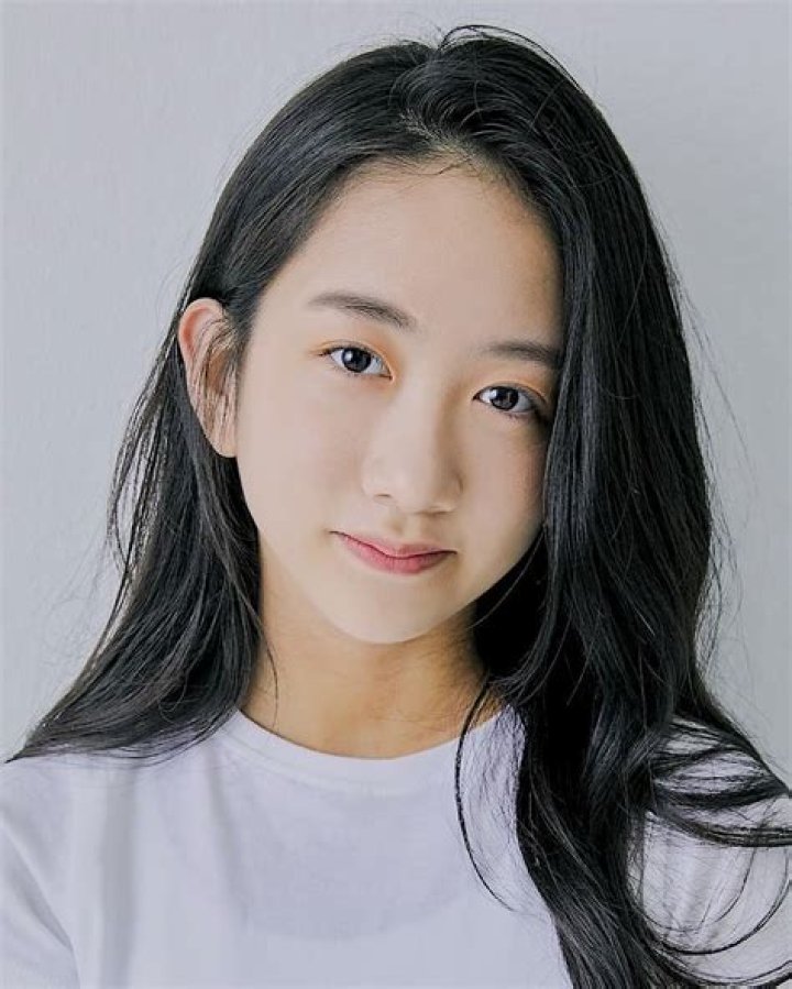 Lee Chae-mi Biography, Age, Height, Net Worth, Family