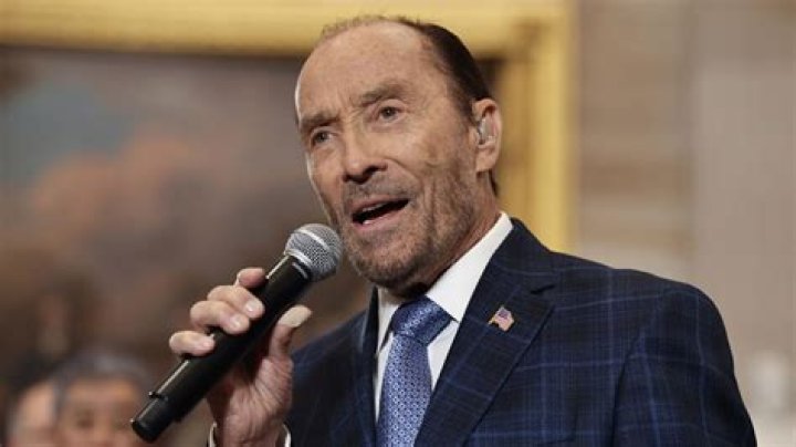 Lee Greenwood Biography, Age, Height, Wife, Net Worth, Family