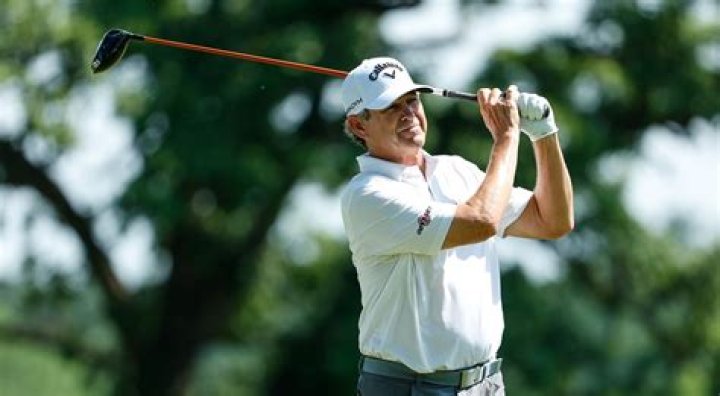 Lee Janzen (Golfer) - Age, Birthday, Bio, Facts, Family, Net Worth, Height & More