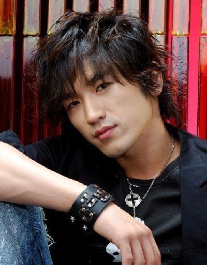 Lee Min-woo Biography, Age, Height, Wife, Net Worth, Family