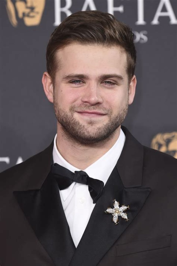 Leo Woodall (TV Actor) - Age, Birthday, Bio, Facts, Family, Net Worth, Height & More
