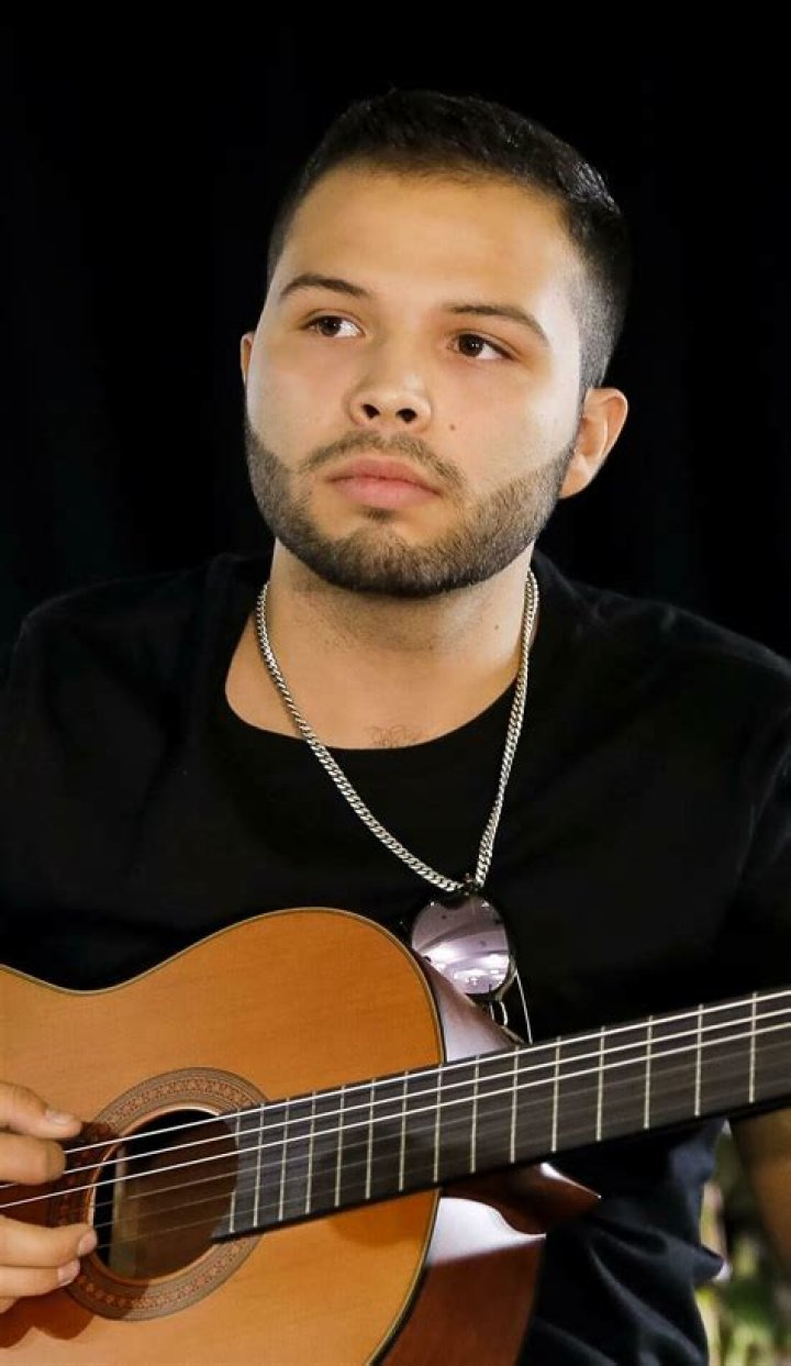 Leonardo Aguilar (Cantante de Música Mundial) - Edad, cumpleaños, biografía, hechos, familia, patrimonio neto, altura y más