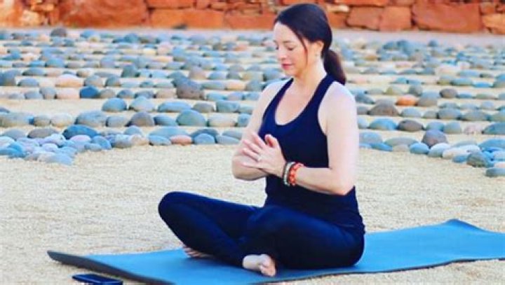 Lesley Fightmaster (YouTube Star) - Age, Birthday, Bio, Facts, Family, Net Worth, Height & More