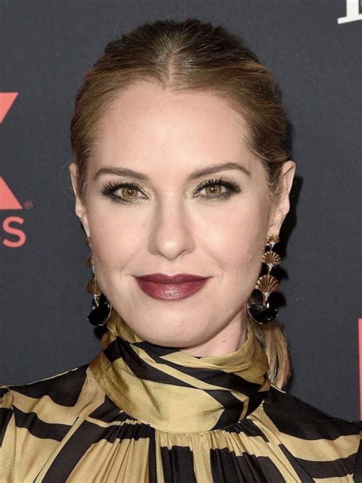 Leslie Grossman (TV Actress) - Age, Birthday, Bio, Facts, Family, Net Worth, Height & More
