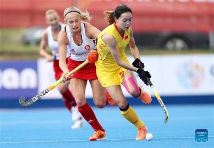 Li Jiaqi Biography, Age, Height, Husband, Net Worth, Family