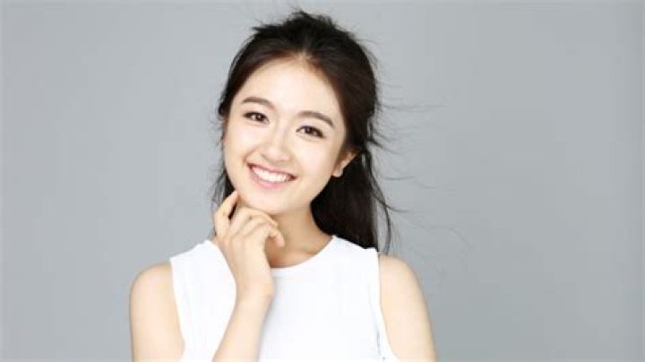 Li Landi Biography, Age, Height, Husband, Net Worth, Family