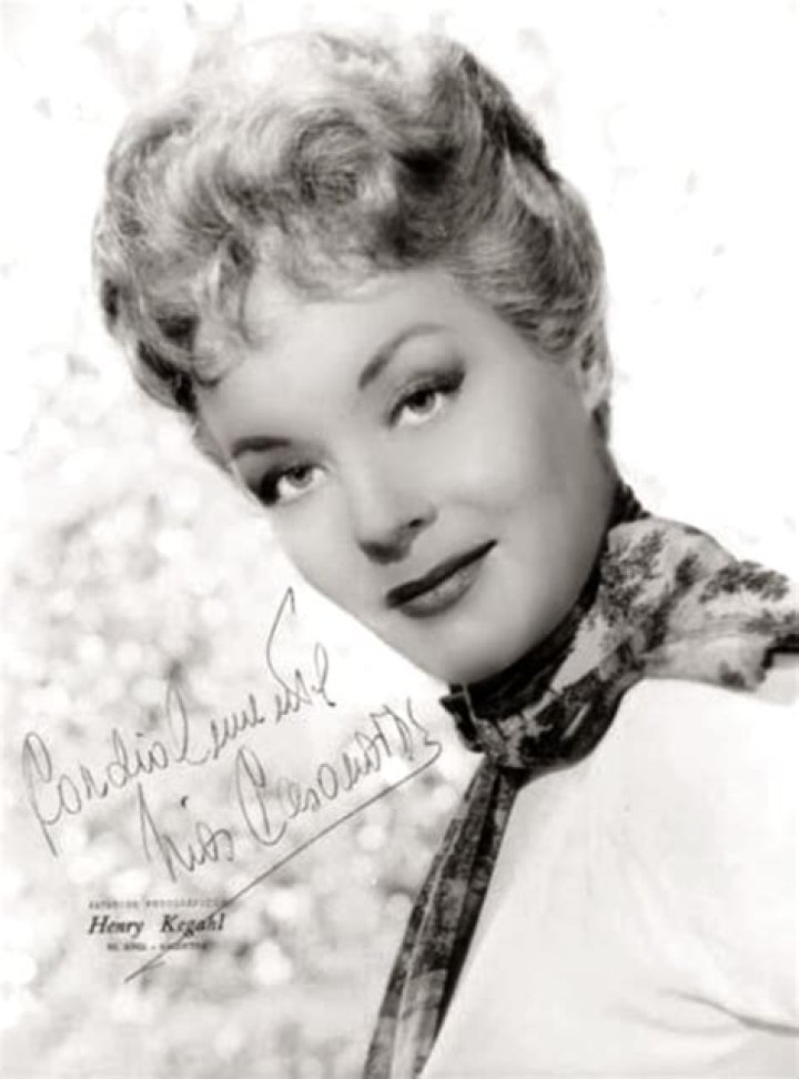 Lía Casanova Biography, Age, Height, Husband, Net Worth, Family