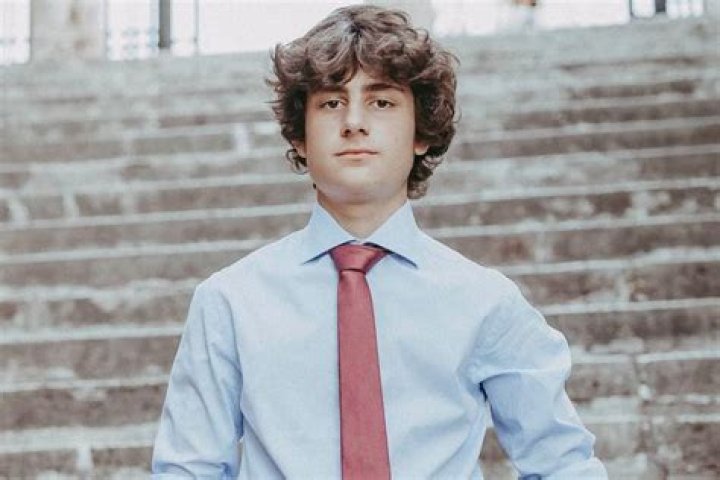 
Liam Nicolosi Height, Weight, Net Worth, Age, Birthday, Wikipedia, Who, Nationality, Biography 