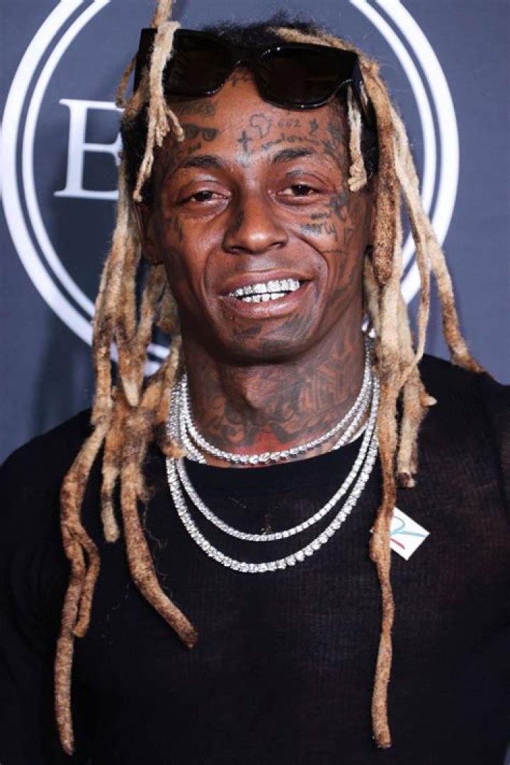 Lil Wayne (Rapper) - Age, Birthday, Bio, Facts, Family, Net Worth, Height & More