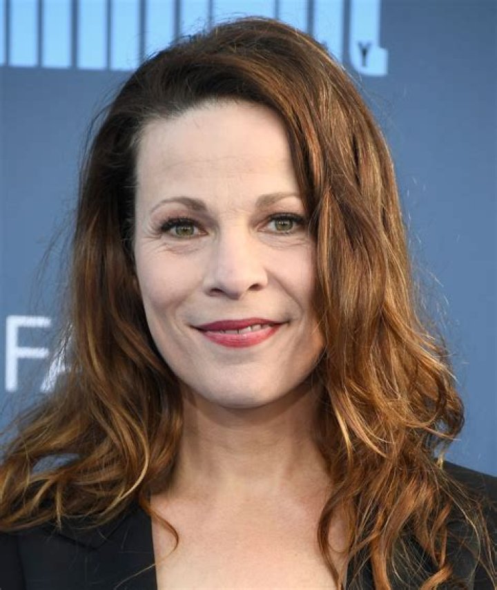 Lili Taylor (TV-Schauspielerin) - Alter, Geburtstag, Bio, Fakten, Familie, Vermögen, Größe & mehr