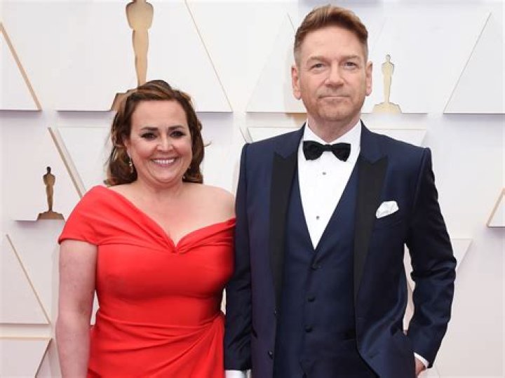 Lindsay Brunnock – Celebsgraphy