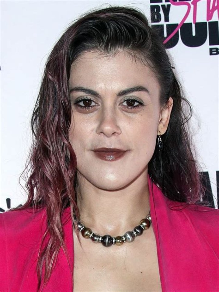 Lindsey Shaw Biography, Age, Height, Husband, Net Worth, Family