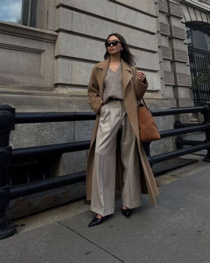 Linh Niller (Blogger) - Age, Birthday, Bio, Facts, Family, Net Worth, Height & More