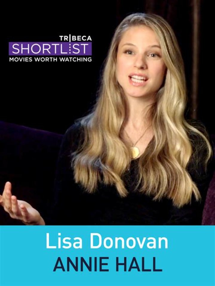 Lisa Donovan (YouTube Star) - Age, Birthday, Bio, Facts, Family, Net Worth, Height & More