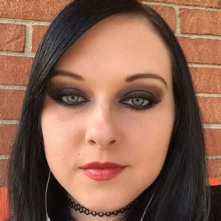 Liz Vicious Biography, Age, Height, Husband, Net Worth, Family