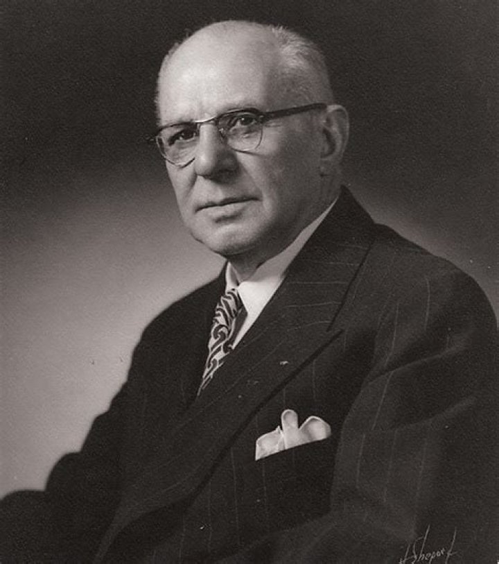 Lloyd Groff Copeman (Entrepreneur) - Age, Birthday, Bio, Facts, Family, Net Worth, Height & More