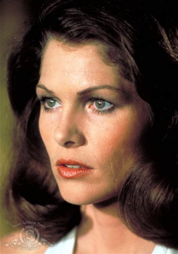 Lois Chiles (TV Actress) - Age, Birthday, Bio, Facts, Family, Net Worth, Height & More