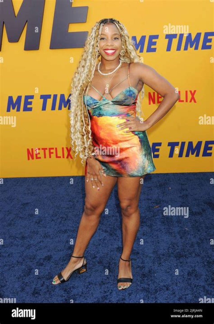 London Hughes Biography, Age, Height, Husband, Net Worth, Family