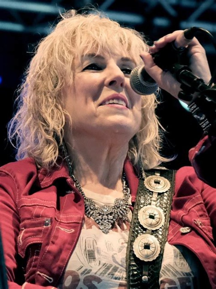 Lucinda Williams Biography, Age, Height, Husband, Net Worth, Family