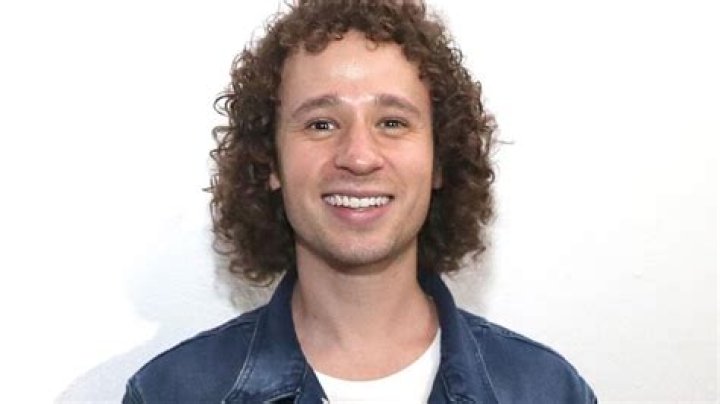 Luisito Comunica (YouTube Star) - Age, Birthday, Bio, Facts, Family, Net Worth, Height & More