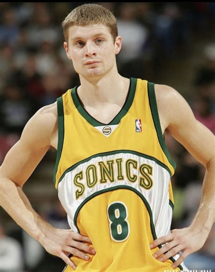 Luke Ridnour Biography, Age, Height, Wife, Net Worth, Family