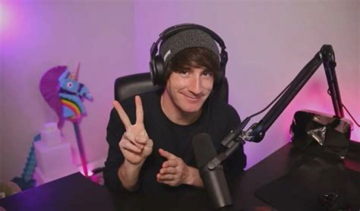 Luzu (Estrella de YouTube) - Edad, cumpleaños, biografía, hechos, familia, patrimonio neto, altura y más