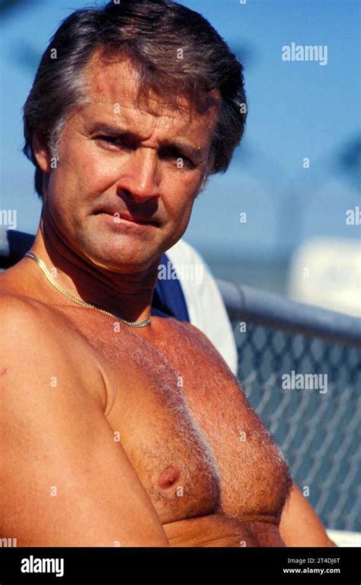 Lyle Waggoner (TV Actor) - Age, Birthday, Bio, Facts, Family, Net Worth, Height & More