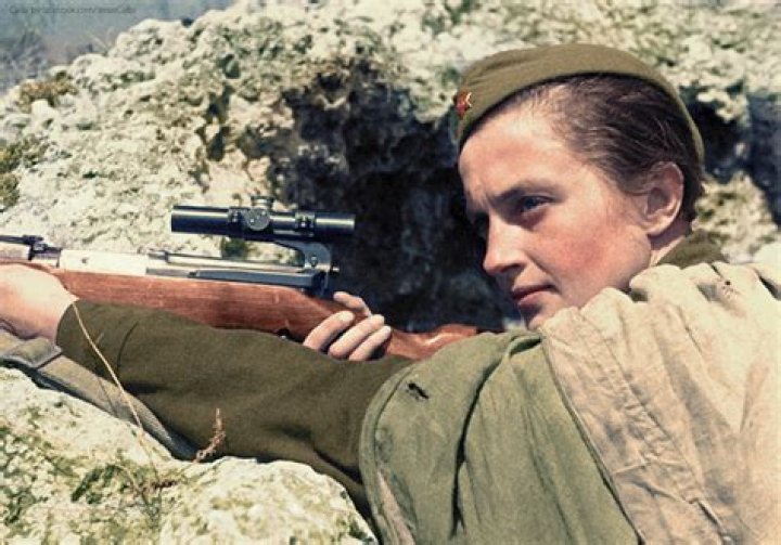 Lyudmila Pavlichenko (War Hero) - Age, Birthday, Bio, Facts, Family, Net Worth, Height & More