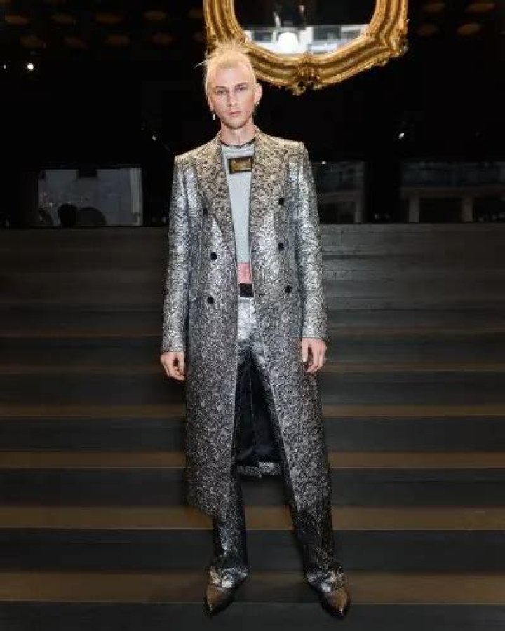 Machine Gun Kelly Defends His ‘Style’ From ‘Insecure’ People: ‘You Can’t Comment’