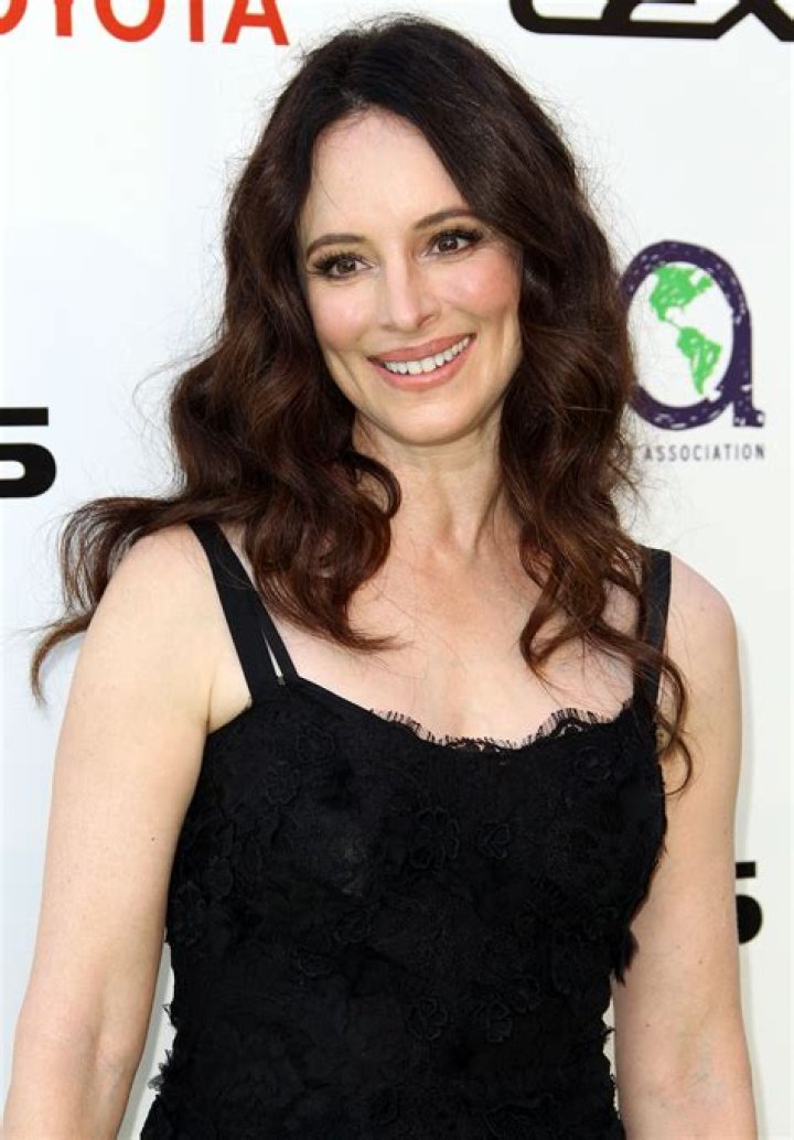 How tall is Madeleine Stowe