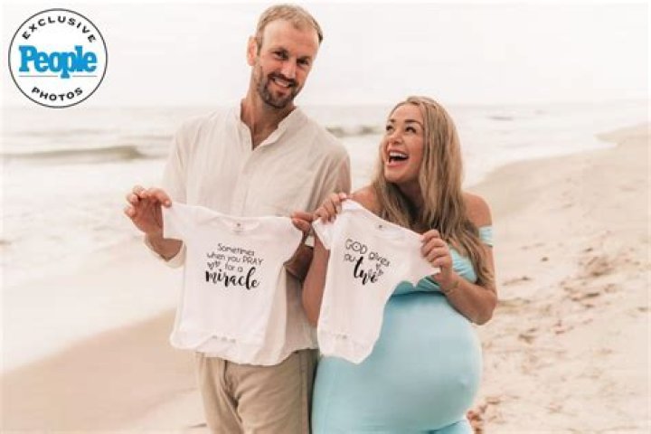 ‘MAFS’ Alum Jamie Otis Shares Sweet First Baby Bump Photo And Pregnancy Update