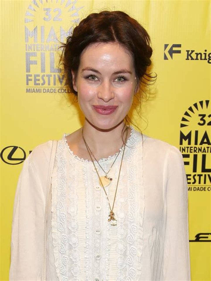 Maimie McCoy (TV Actress) - Age, Birthday, Bio, Facts, Family, Net Worth, Height & More