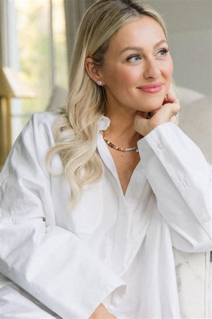 Mallory Ervin (YouTube Star) - Age, Birthday, Bio, Facts, Family, Net Worth, Height & More