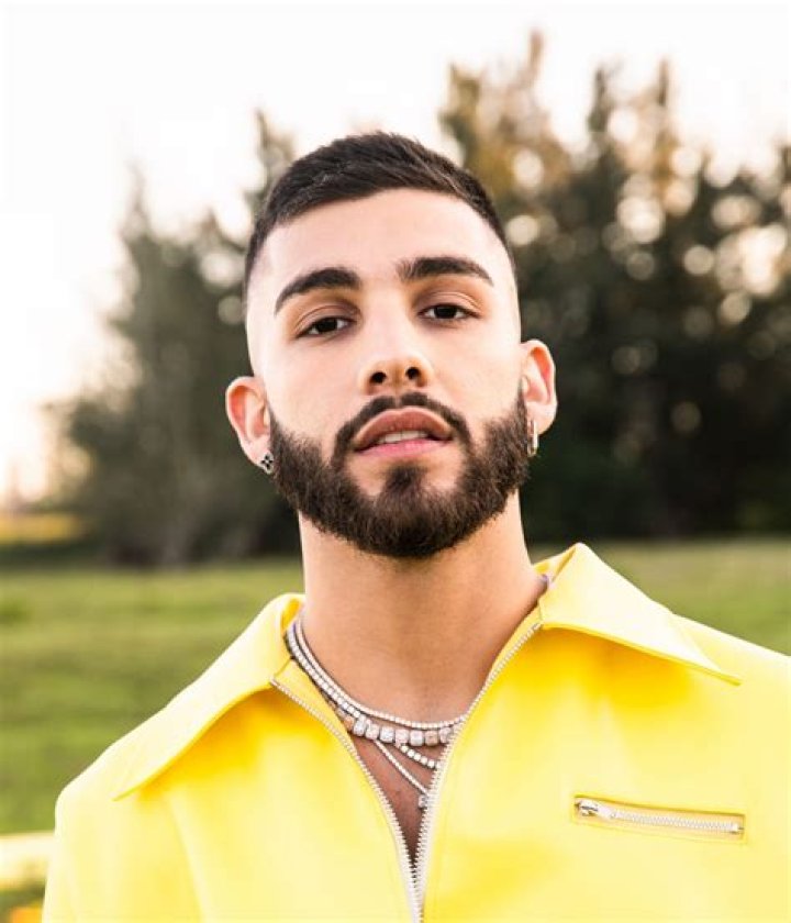Manuel Turizo (Reggaeton Singer) - Age, Birthday, Bio, Facts, Family, Net Worth, Height & More