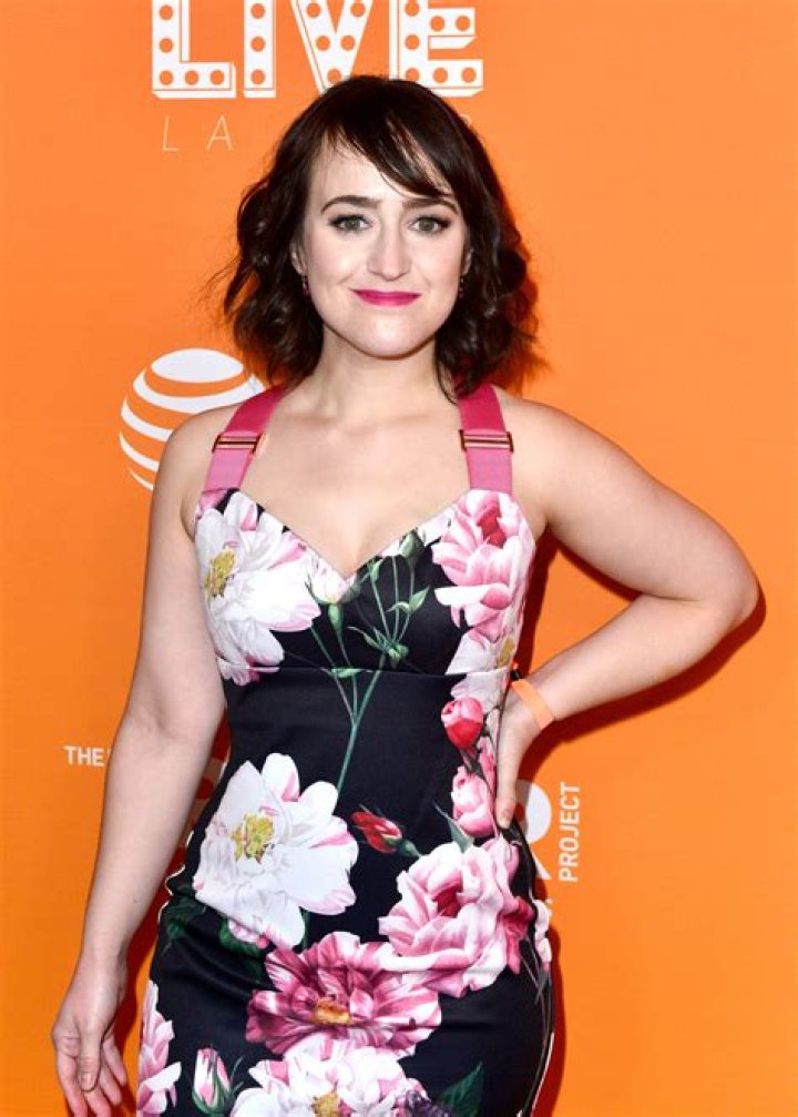 How tall is Mara Wilson