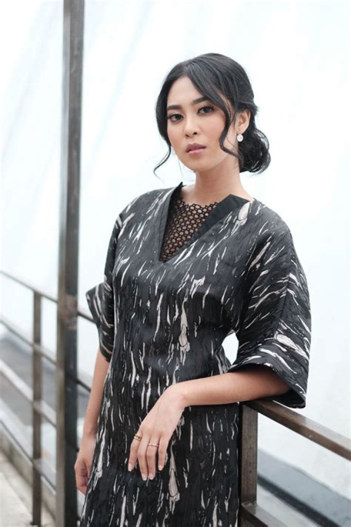 Maria Rahajeng Biography, Age, Height, Husband, Net Worth, Family