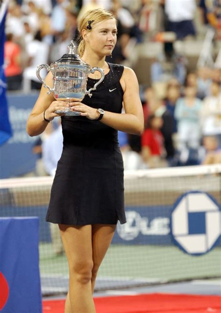 How tall is Maria Sharapova